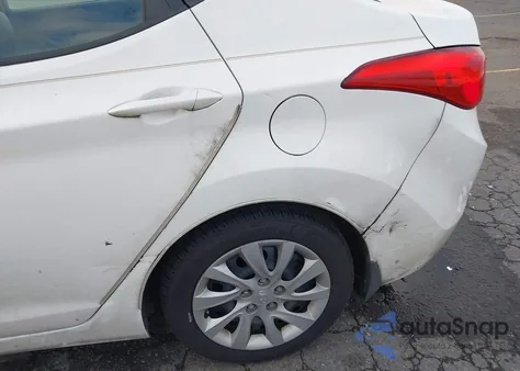 2013 Hyundai Elantra Gls/Limited z USA, uszkodzony, nr VIN 5NPDH4AE4DH204658